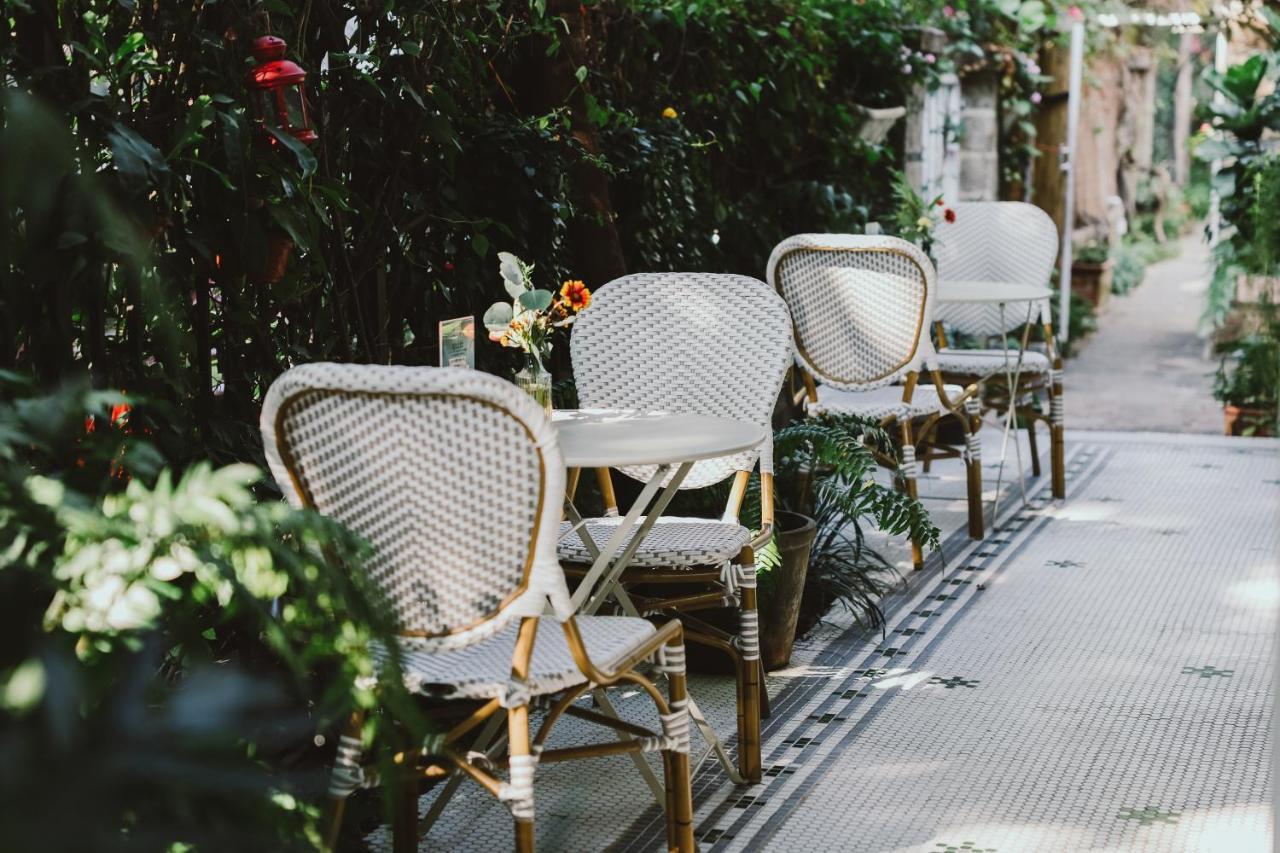 Shenzhen No'6 Garden Villa --French Window With Garden View,Close To Sea World &Shekou Ferry Port &K11 Ecoast &Subway Nearby ,Offer Western Food And Coffee &English Speaking With Tour Services Exteriér fotografie