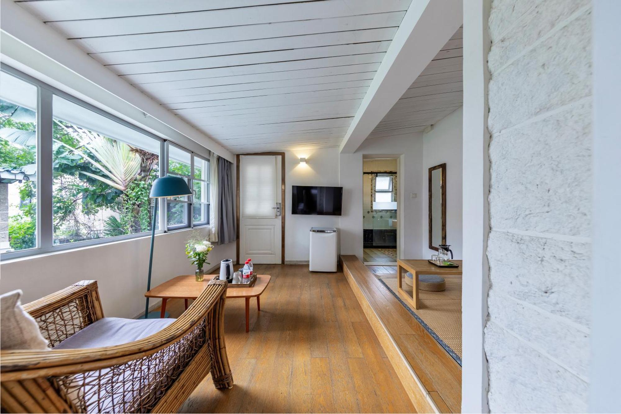 Shenzhen No'6 Garden Villa --French Window With Garden View,Close To Sea World &Shekou Ferry Port &K11 Ecoast &Subway Nearby ,Offer Western Food And Coffee &English Speaking With Tour Services Exteriér fotografie