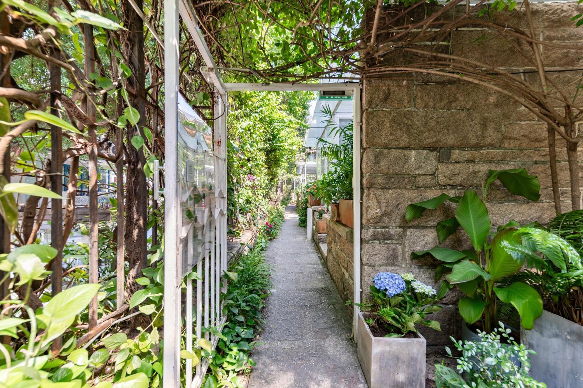Shenzhen No'6 Garden Villa --French Window With Garden View,Close To Sea World &Shekou Ferry Port &K11 Ecoast &Subway Nearby ,Offer Western Food And Coffee &English Speaking With Tour Services Exteriér fotografie